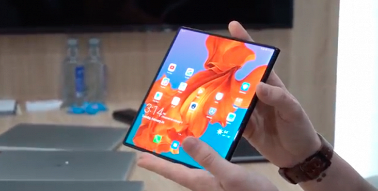 Эксклюзив: складной смартфон Huawei Mate X с гибким экраном опробован в работе